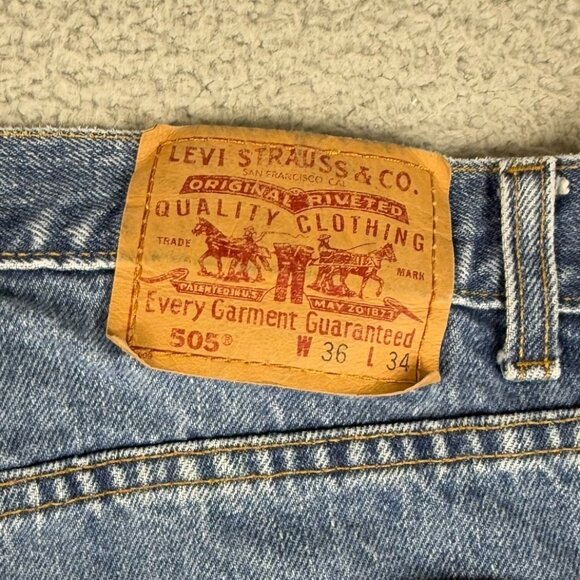 Levi's Jeans Men's 36x34 Blue Denim Straight Leg 505 Classic American Pants - Picture 6 of 7